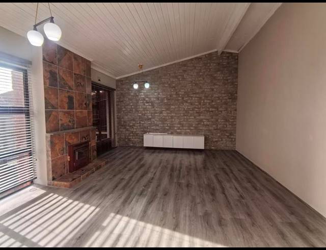 3 BEDROOM PROPERTY TO RENT IN WINDSOR PARK ESTATE